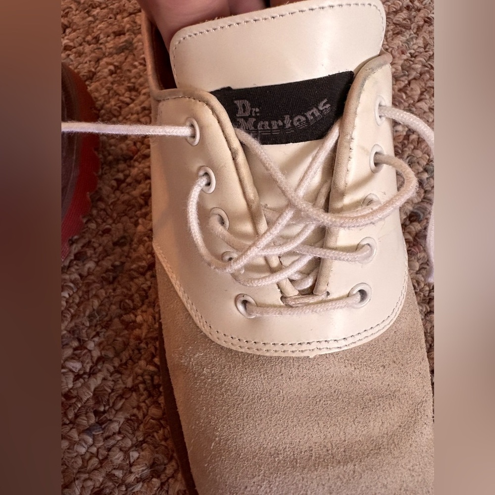 Dr. Martens two-tone lace-up - Picture 5 of 10
